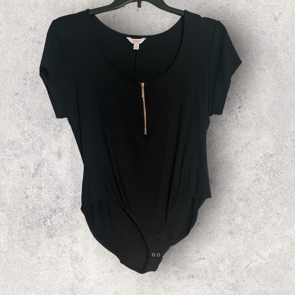 Candies short Sleeve Black Ribbed Bodysuit Rose Gold Zip Front 1X - Picture 1 of 3